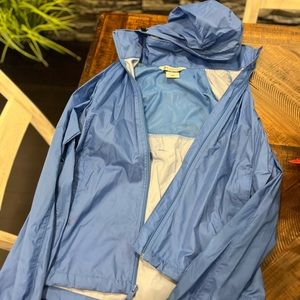 Columbia women’s Windbreaker/raincoat